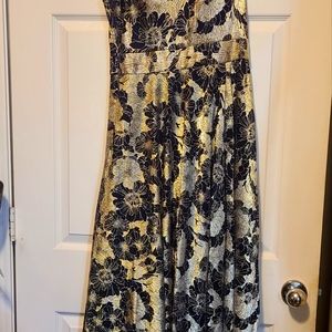 Dress, size 10 fit like size 8, is gold and blue